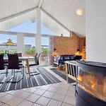 Vakantiehuis Mari - 400m From The Sea By Interhome Lakolk