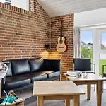 Vakantiehuis Mari - 400m From The Sea By Interhome Lakolk